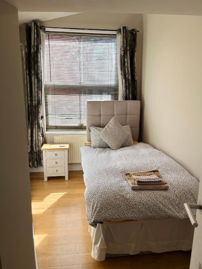 The Flat 72 Apartment เฮริฟอร์ด ภายนอก รูปภาพ