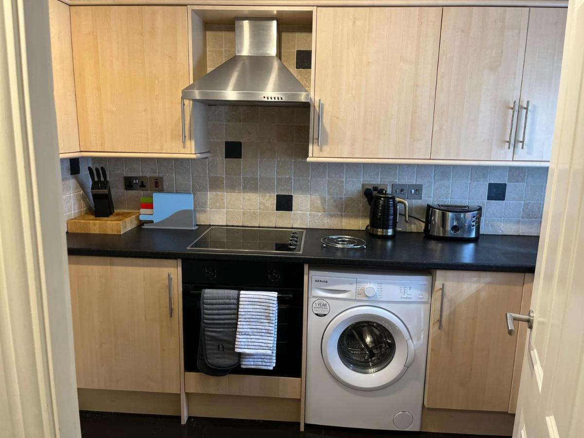 The Flat 72 Apartment เฮริฟอร์ด ภายนอก รูปภาพ